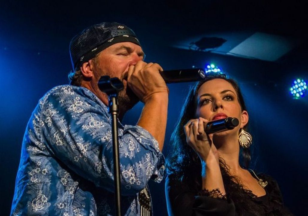 “He Belonged to All of Us” — A Farewell That Still Echoes. She stood beside him on stage, shared countless miles on the road, and always introduced him with pride as “Dad.” Now, in the quiet left behind after the passing of country legend Toby Keith, his daughter Crystal has found the courage to speak—not just as a performer or a public figure, but as a daughter saying goodbye. In her moving tribute, Crystal peels back the spotlight to reveal the man she knew best: a gentle father, a devoted grandfather, a humble soul who never chased glory, yet became a pillar of strength for millions. Her words don’t just recall memories; they carry love, gratitude, and an ache that feels familiar to anyone who ever found comfort in his songs. This is more than a personal farewell. It’s a reminder that Toby Keith’s voice, courage, and compassion live on—woven into the hearts of all who listened. He may have left the stage, but what he gave us will always remain.